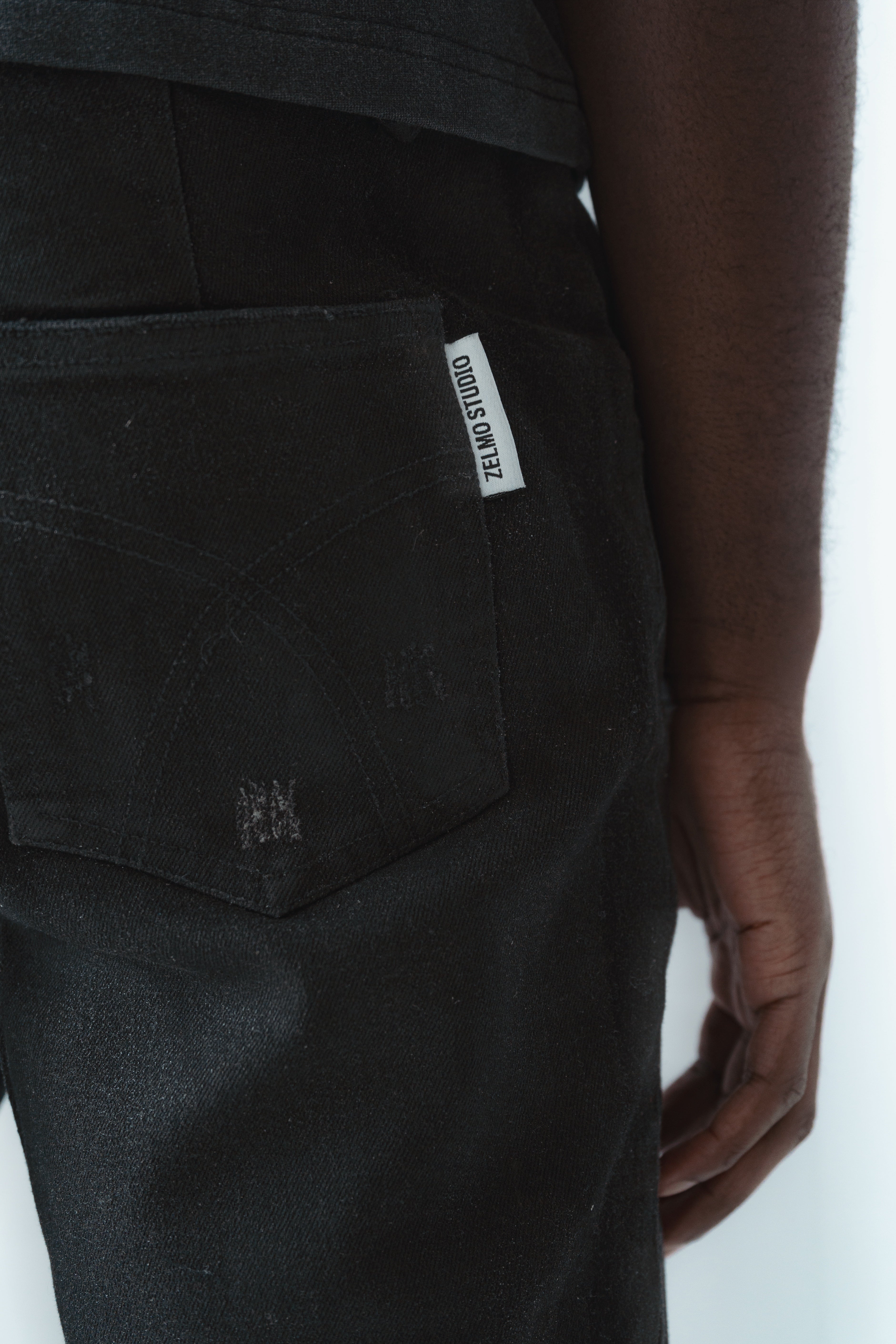 KURO PANTS-001